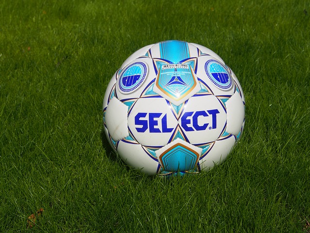 “这说不通”！世界杯抽签仪式上，特朗普提议给美式橄榄球改名